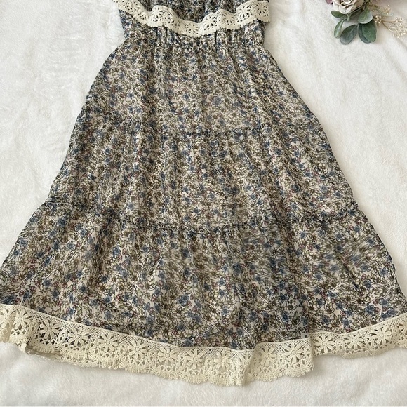 Cupcakes and Cashmere Deda Dress in Oatmeal Small - Picture 9 of 11